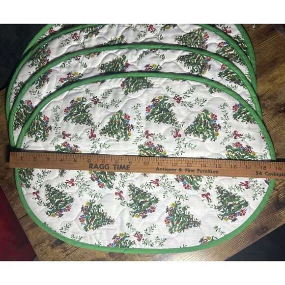 Vintage Christmas Place Mats 13”x19” Oval Green Trim Set Of 4 Reversible Quilted - Picture 3 of 9